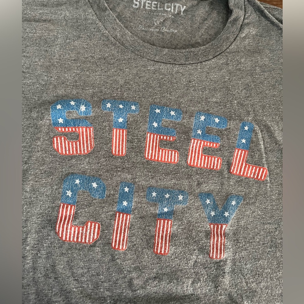 Steel City unisex size large short sleeve T-shirt, patriotic USA